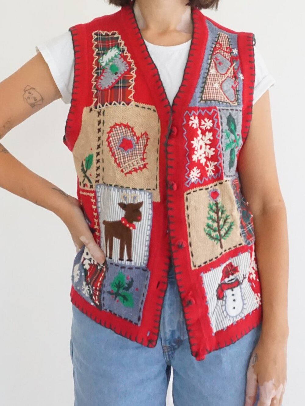 Red Patchwork Reindeer Snowman Snowflake Christmas Ugly Holiday Sweater Vest L